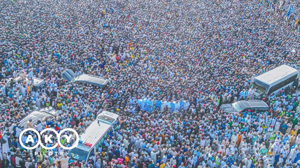 Massive Crowd As Sheikh Dahiru Usman Bauchi Is Buried (Photos)