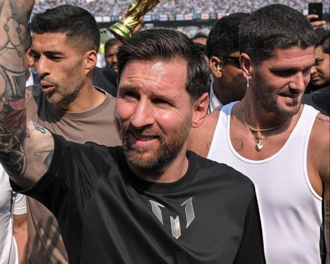 Scenes of chaos unfolded at Kolkata’s Salt Lake Stadium in India, earlier today, December 13, after Lionel Messi’s much-anticipated appearance ended abruptly, leaving thousands of fans furious and disappointed.