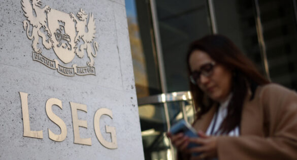 London Stock Markets Top 10,000 Points For First Time